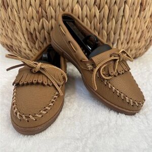 Minnetonka Women's Moosehide Kilty Natural Size 7